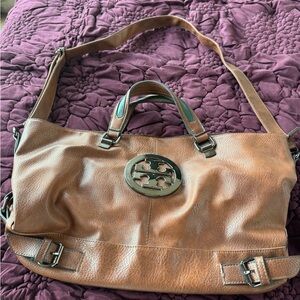 Vintage Tory Burch tote bag with Shoulder strap.